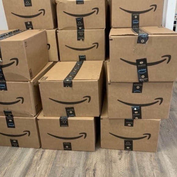 NEW Amazon MYSTERY box, Brand New Items Only 📦 🔥 NO JUNK, 5 ⭐️ rating!​​ - Picture 3 of 16